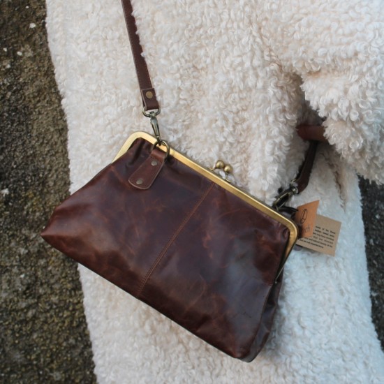 Doris Long Strap Top Clip Purse